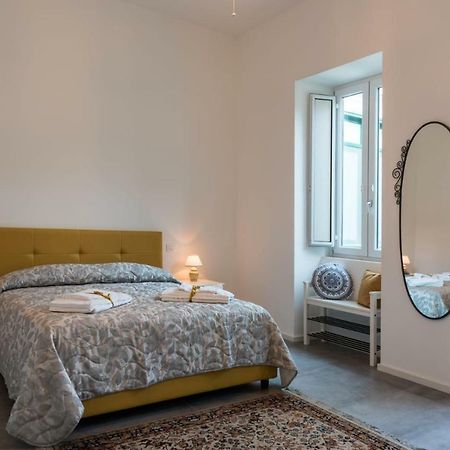 Nonna Vittoria Apartment Σαλέρνο Εξωτερικό φωτογραφία