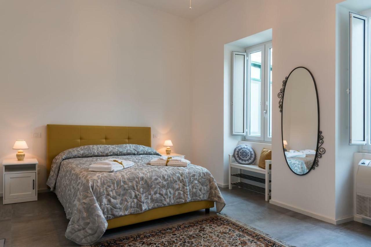 Nonna Vittoria Apartment Σαλέρνο Εξωτερικό φωτογραφία